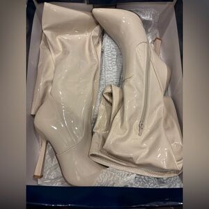 Steve Madden
Patent leather 
Cream thigh high boots